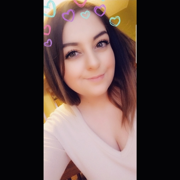 Meet your Posher, Cassidy - Picture 3 of 5